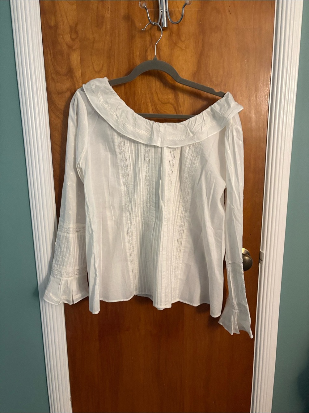 White Button-Front Blouse with Ruffled Collar - Picture 2 of 3